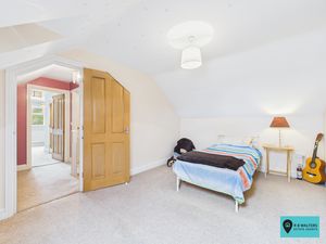 Bedroom- click for photo gallery